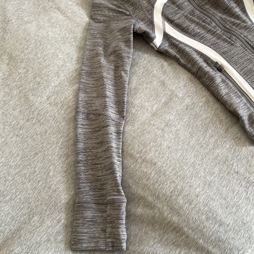 Lululemon Jacket - Picture 4 of 9